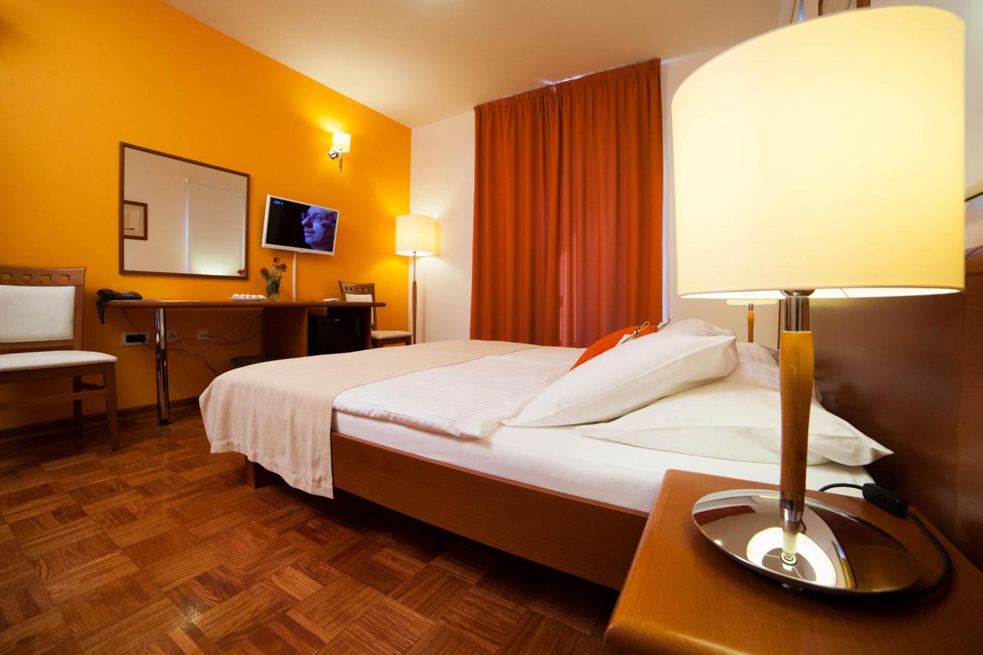 Hotel Manora Nerezine Ruang foto